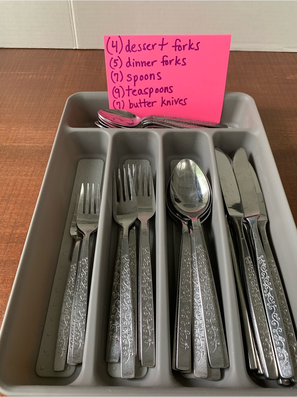 Stanley Roberts Dormel Stainless Flatware 32 pieces Scroll pattern holiday Japan